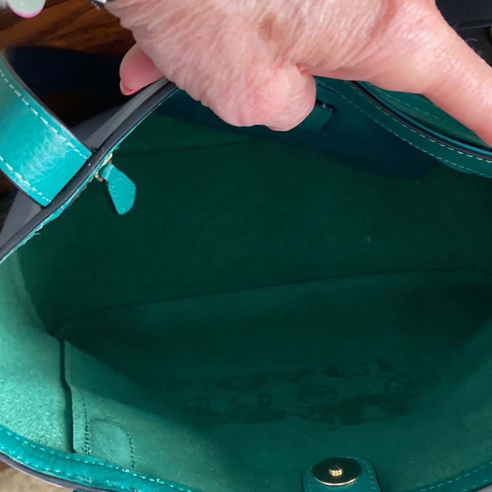 COACH EUC Tote 27 In Colorblock With Horse And Carriage Twilight Blue/Green/Navy - Picture 5 of 11
